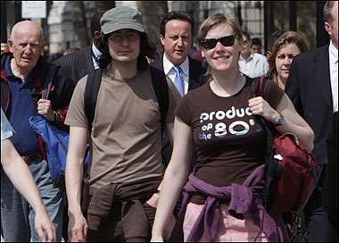 UK Prime Minister walks to Westminster unescorted